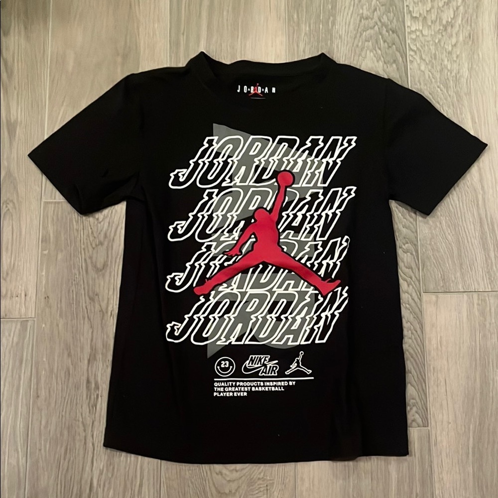 Jordan Boys Black and Red Short Sleeve Tee Size: S